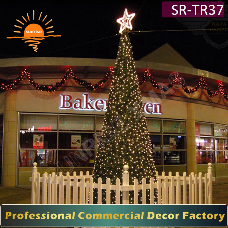 Warm White large artificial trees Fire-resistant material Christmas tree easy to install for season in Winterland Light Show