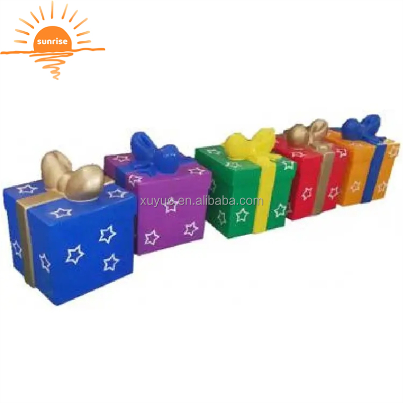 Outdoor Unique Creative Design Christmas Ornaments Shopping Mall Sculpture Resin Fiberglass Gift Box Decorations
