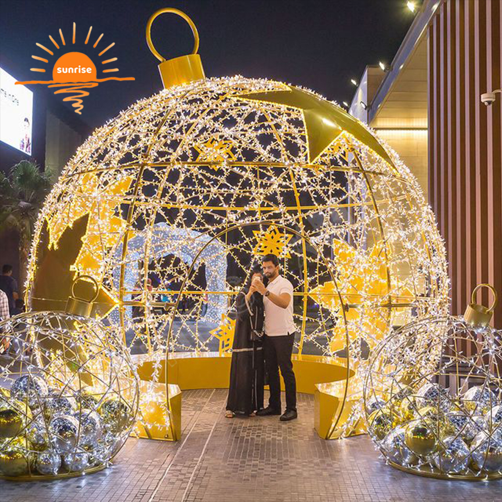 Customized IP65 Outdoor Waterproof Large Christmas Led Light Ball Luxury Commercial Street 3D Bauble/ornament Decoration