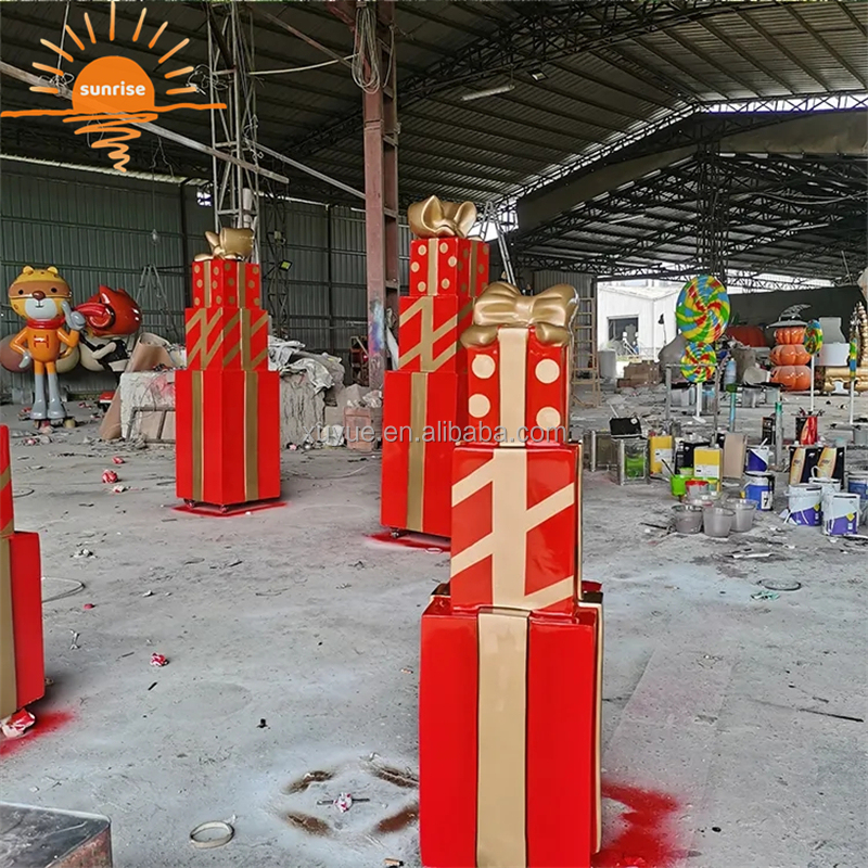 Outdoor Unique Creative Design Christmas Ornaments Shopping Mall Sculpture Resin Fiberglass Gift Box Decorations