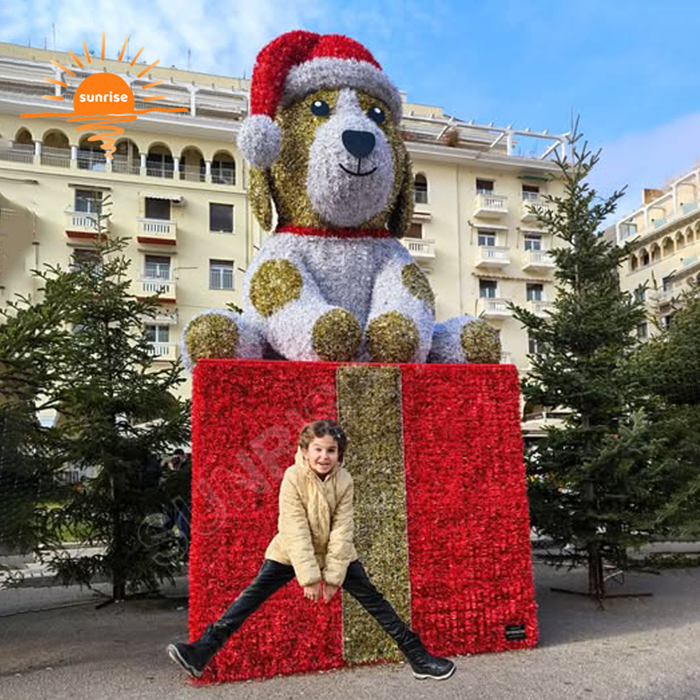 Large Elf with Gift Motif Light for Downtown Xmas Outdoor LED Christmas Snowmen and Animals Decoration for Festive Mall