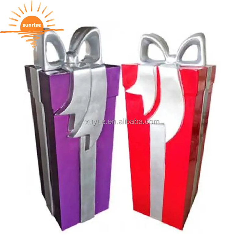 Outdoor Unique Creative Design Christmas Ornaments Shopping Mall Sculpture Resin Fiberglass Gift Box Decorations