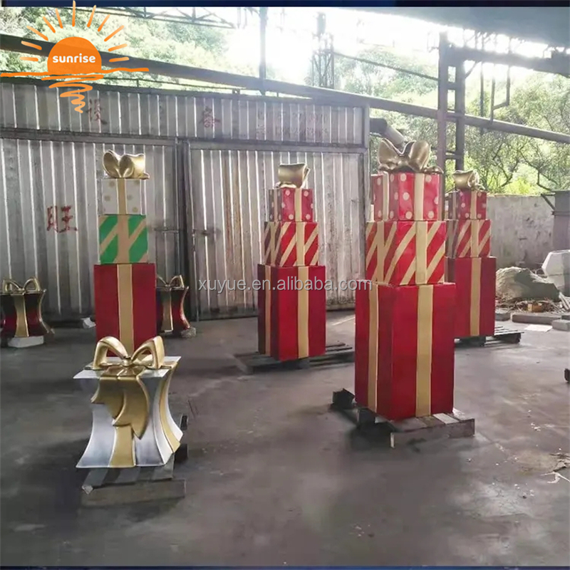Outdoor Unique Creative Design Christmas Ornaments Shopping Mall Sculpture Resin Fiberglass Gift Box Decorations