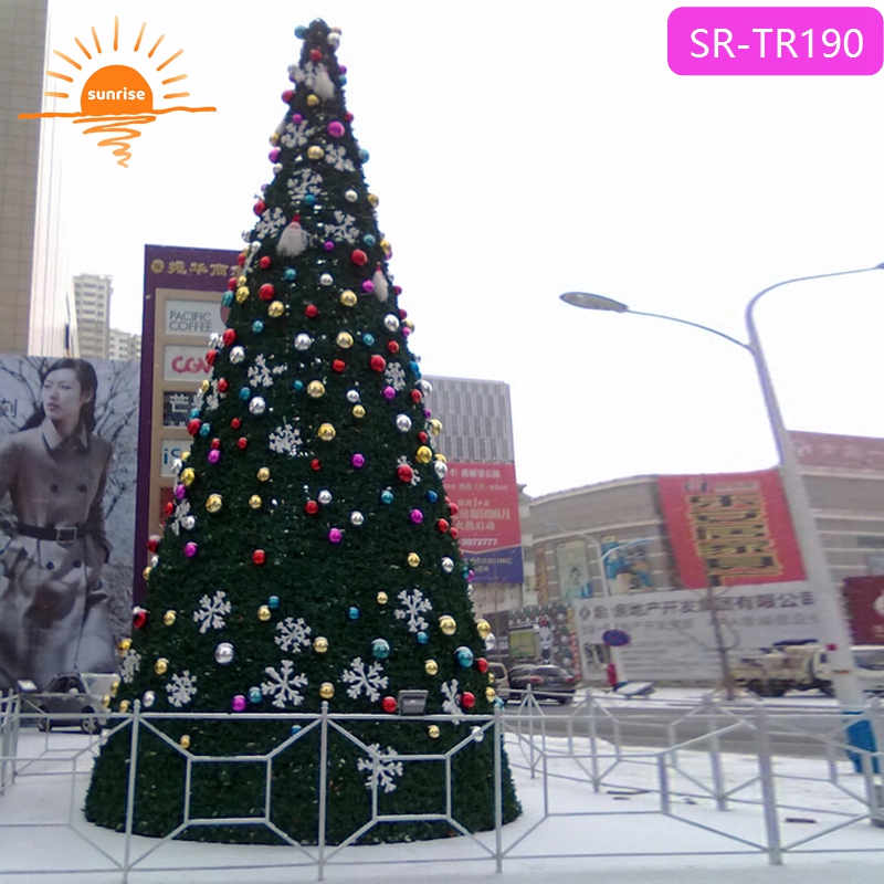 Programmable New Year Christmas Decoration Attractive Artificial 10m 20m 30m Giant PVC Illuminated Christmas Tree
