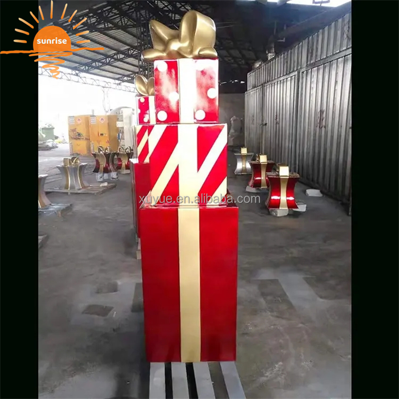 Outdoor Unique Creative Design Christmas Ornaments Shopping Mall Sculpture Resin Fiberglass Gift Box Decorations