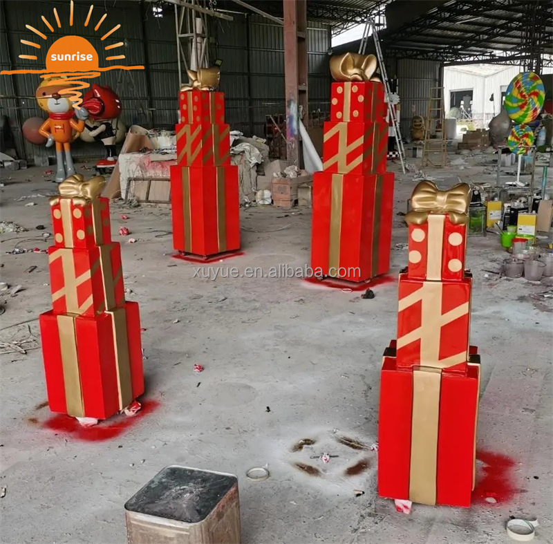 Outdoor Unique Creative Design Christmas Ornaments Shopping Mall Sculpture Resin Fiberglass Gift Box Decorations