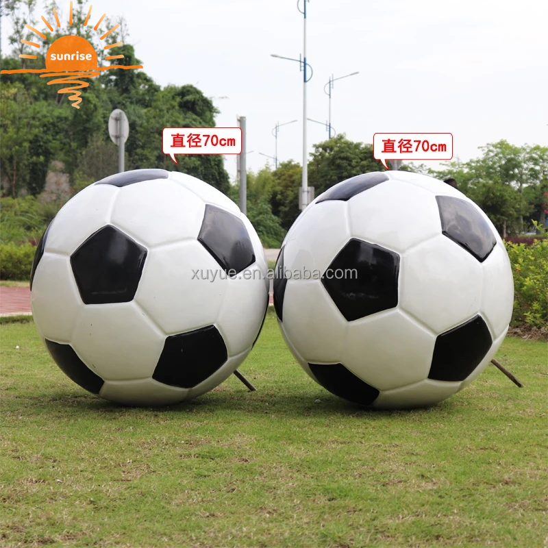 2022 New Fiberglass Resin Life Size Football Sculpture Garden Ornaments Outdoor Mall Fiberglass Decoration