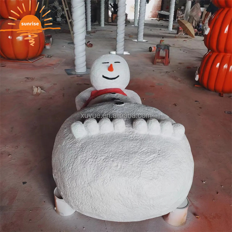 Large Christmas Decoration Fiberglass Penguin Christmas Decorations for Shopping Mall Eye-Catching Holiday Display